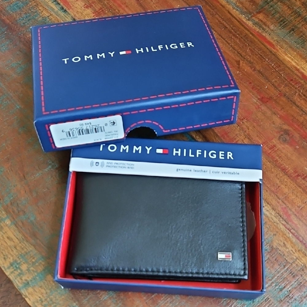 Tommy Hilfiger Black Leather Wallet